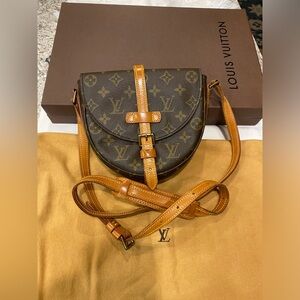 LOUIS VUITTON Authentic Chantilly PM bag